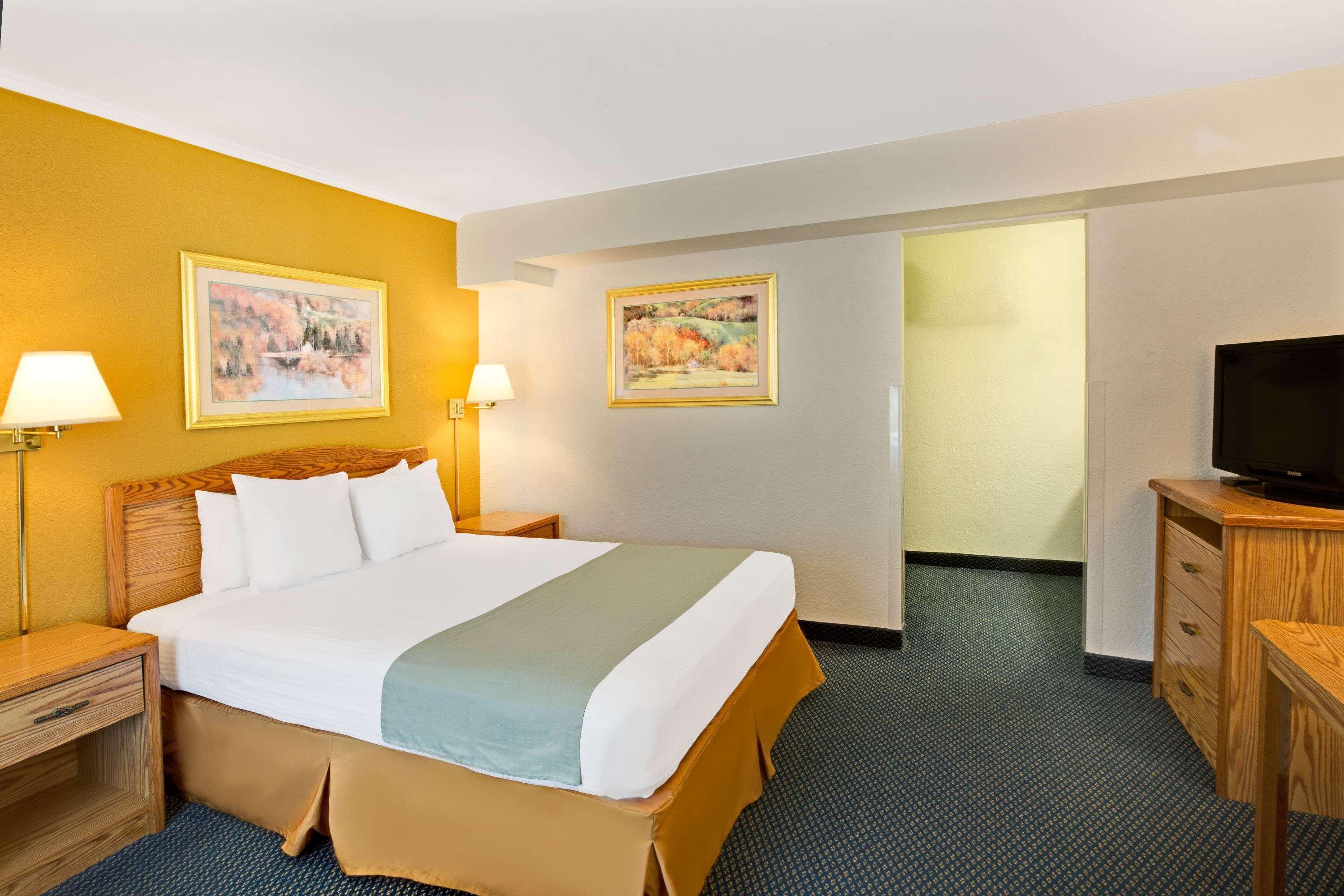 Travelodge By Wyndham Rapid City Bagian luar foto