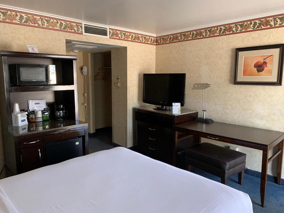Travelodge By Wyndham Rapid City Bagian luar foto